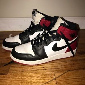 Air Jordan 1 Black Toe